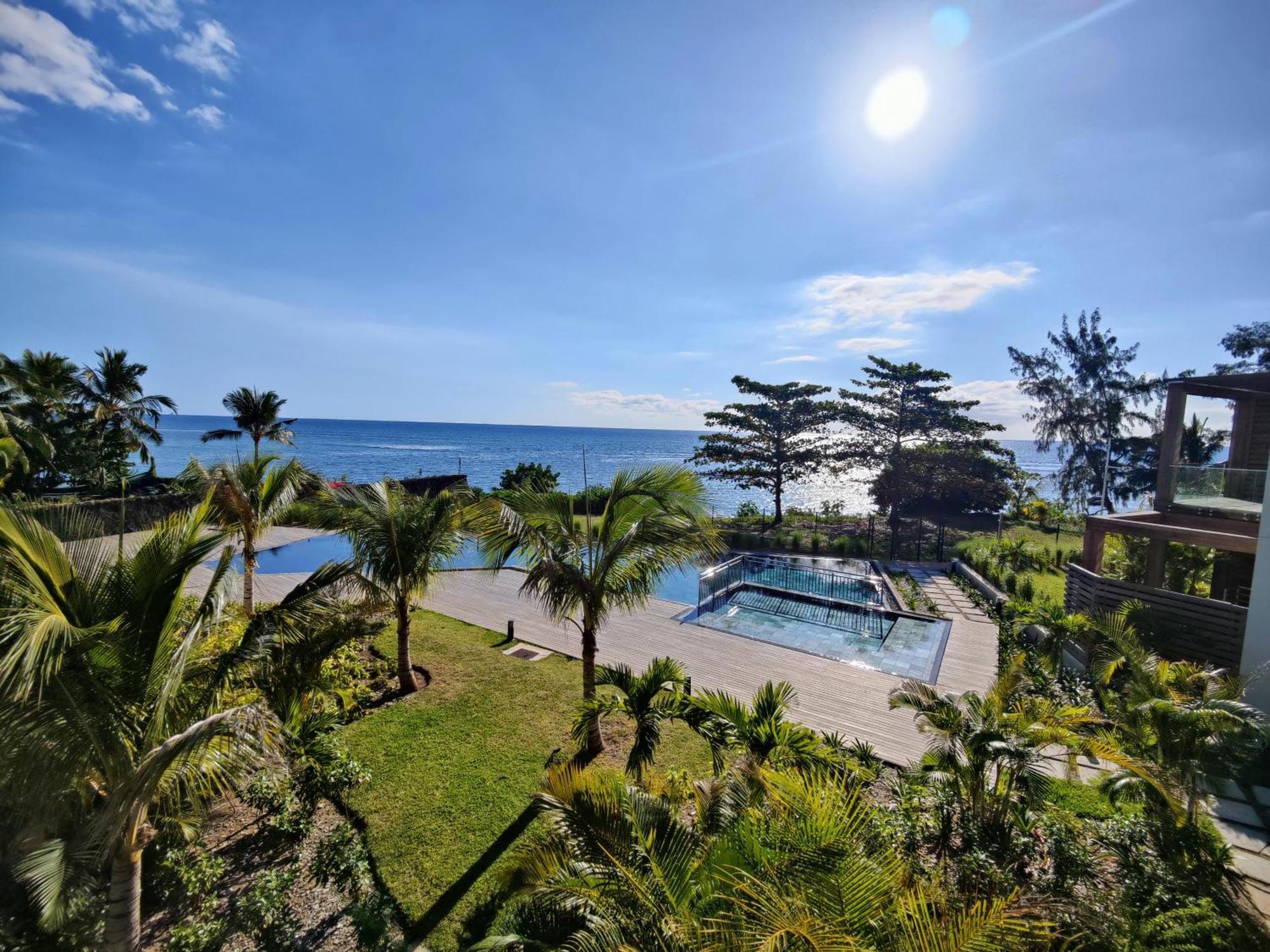 Ocean Point Beach Front Apartment Pointe-aux-Piments Zewnętrze zdjęcie